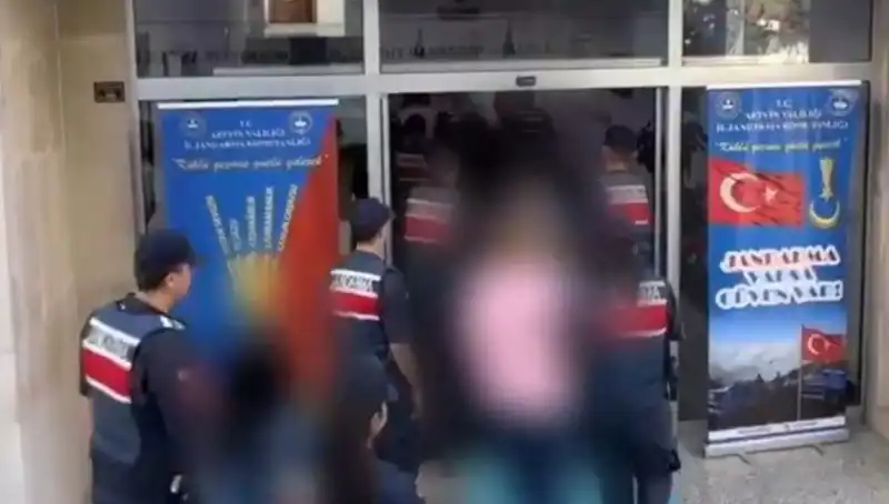 Türkiye Genelinde FETÖ Operasyonu: 30 İlde 65 Tutuklama Gerçekleşti