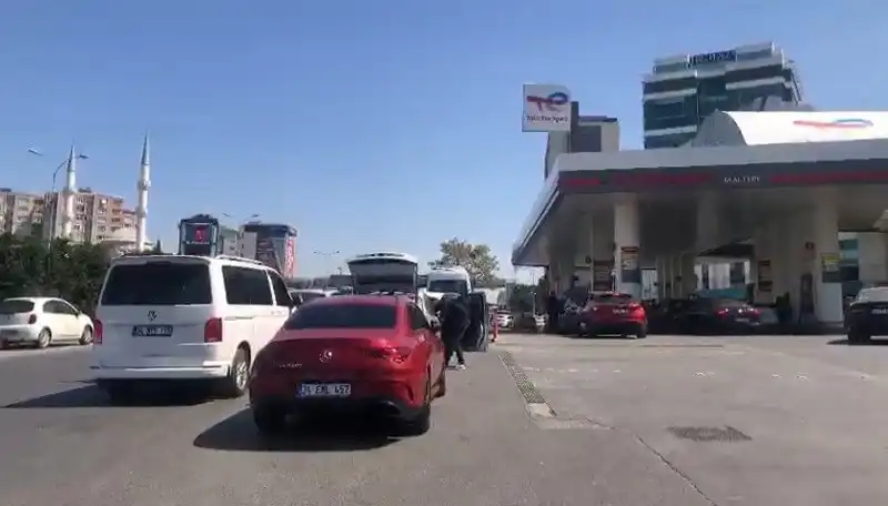 Deprem Sonrası Akaryakıt İstasyonlarındaki Kuyrukların Nedenleri ve Etkileri