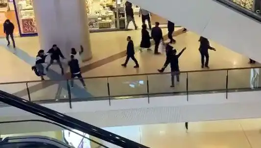 İstanbul Alışveriş Merkezinde Korkutan Kavga: Görgü Tanıkları Anlatıyor!