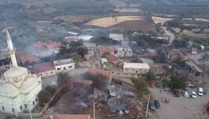 Çanakkale'de Orman Yangını: Havadan Görüntülerle Vahim Manzara