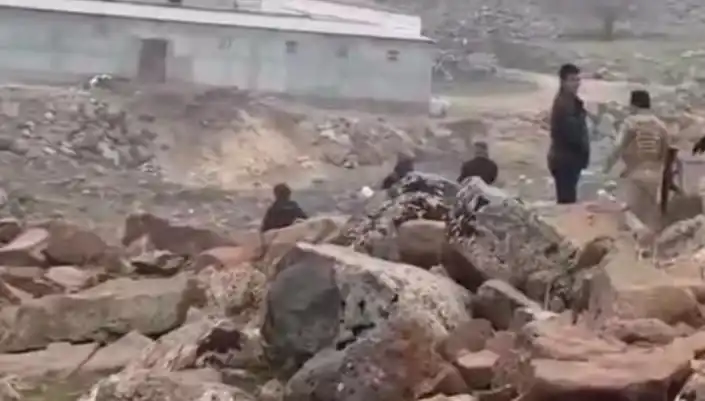 Diyarbakır'da Taşlı, Silahlı Kavga: 3 Ölü ve Çeşitli Yaralılar!