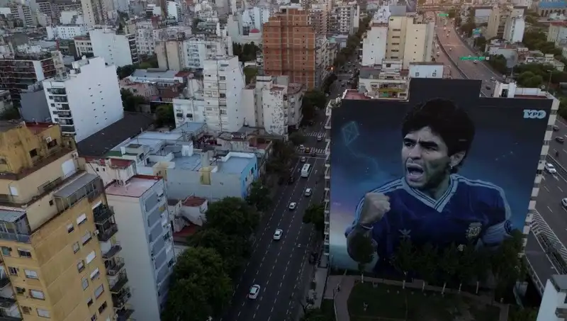 Maradona'nın Ölümündeki Gizem: Sağlık Çalışanları Cinayetle Yargılanacak