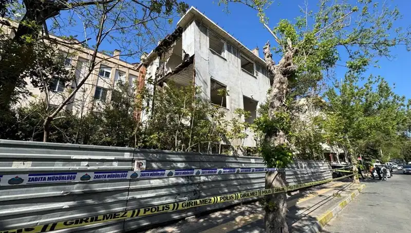 Bakırköy'de Metruk Bina Depremle Çöktü: İhmalin Bedeli