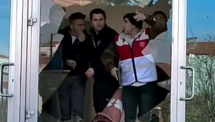 Futbol Maçında Gergin Anlar: Taraftarlar Arasında Büyük Arbede!