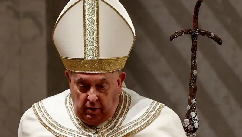 Vatikan'da Endişe: Papa Francis Hastanede, Neler Oluyor?