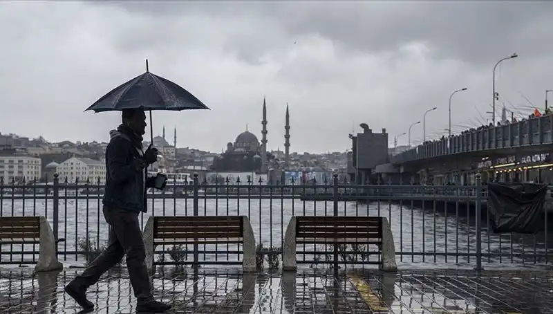 İstanbul'da Bahar Havası Yerini Kışa Bırakıyor: Yağmur ve Kar Uyarısı Geldi!
