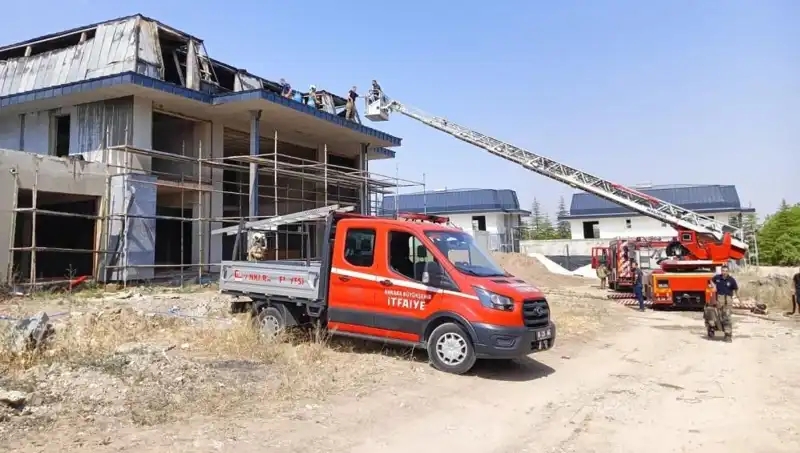 Gölbaşı'nda Villalarda Yangın: İtfaiye Ekipleri Seferber Oldu!