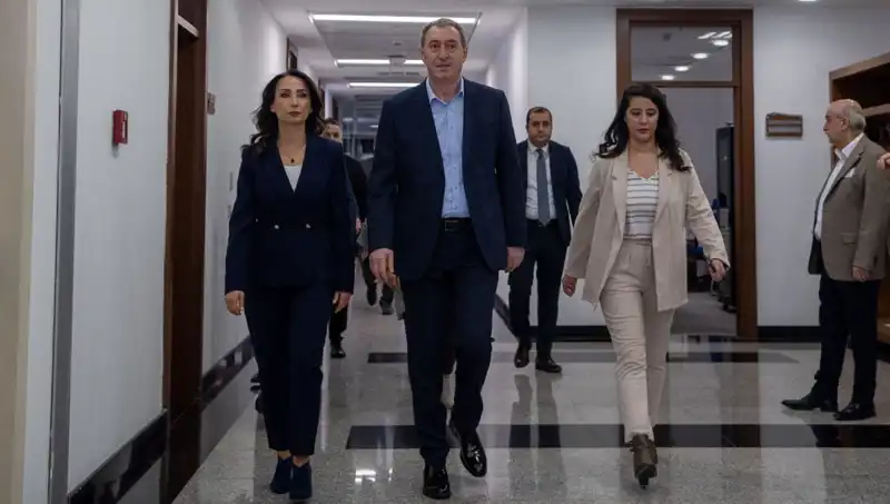 DEM Parti Heyeti, Siyasi Parti Turu ile Yeni Stratejiler Geliştiriyor