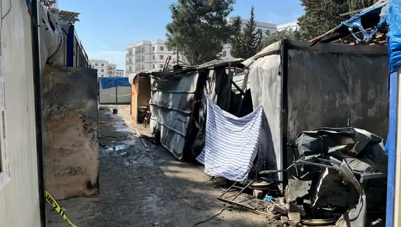 Yangın Panik Yarattı: İşçilerin Kaldığı Konteyner Alev Alev Yandı