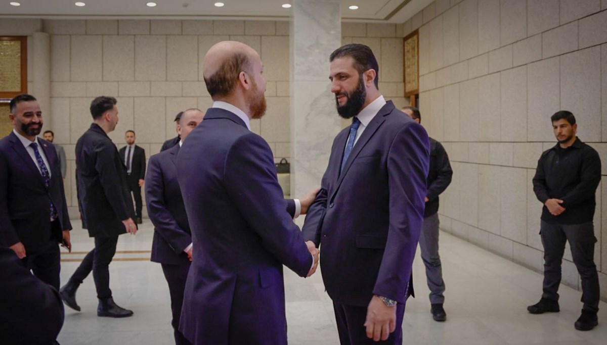 Bilal Erdoğan ve Türkiye'den Şam'a Bir Tarih Vizyonu ve Yardım Eli: Emevi Camii'ne Gaziantep Halıları Sergilendi