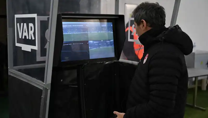 Beşiktaş-Gaziantep FK Maçında Alman VAR Hakemi Uygulaması