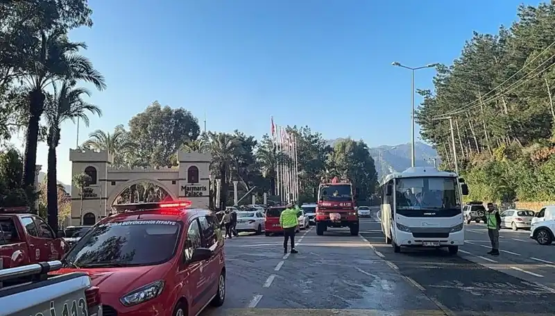 Muğla'da Beş Yıldızlı Otelde Yangın: Tatilciler Panik İçinde
