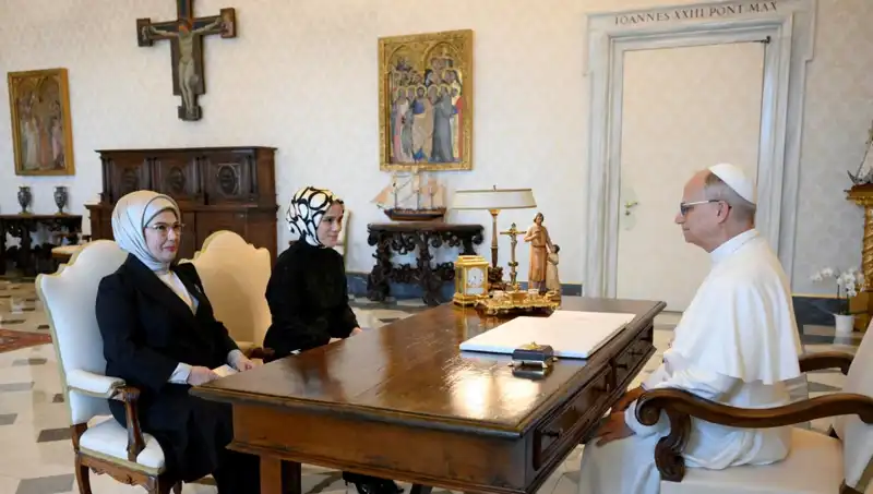 Emine Erdoğan ve Papa Leo, Gazze Krizini Görüşmek Üzere Bir Araya Geldi