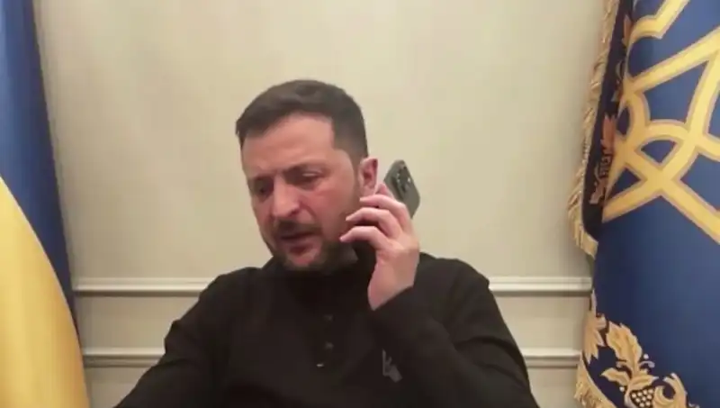 Zelenski’nin Basın Toplantısında Macron’un Sıcak Telefon Görüşmesi Ne Anlama Geliyor?