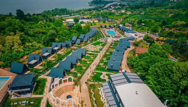 Bungalovlar Artık Sadece Tatil İçin Değil, Gizli Kameralarla Kontrol Altında!
