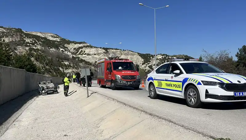 Burdur'da İki Çocukla Dört Yaralının Olduğu Feci Kaza