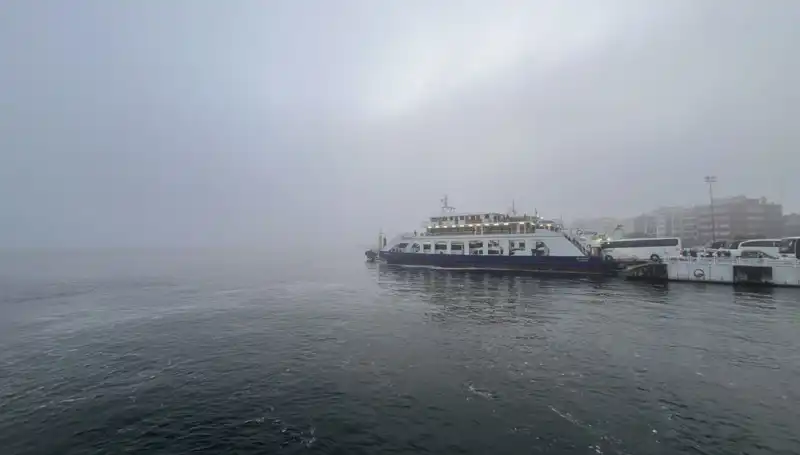 Yoğun Sis Çanakkale Boğazı'nı Transit Gemi Geçişine Kapatma Kararına Neden Oldu