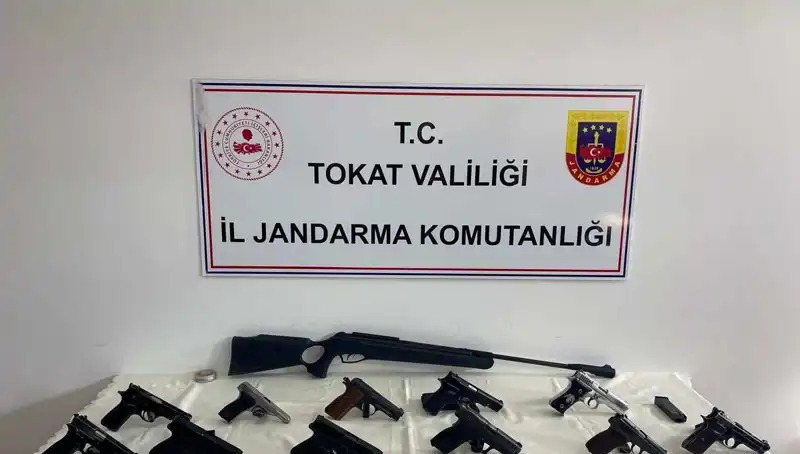 Tokat'ta Kaçak Silah Operasyonu: Suçlular Çatışarak Yakalandı!