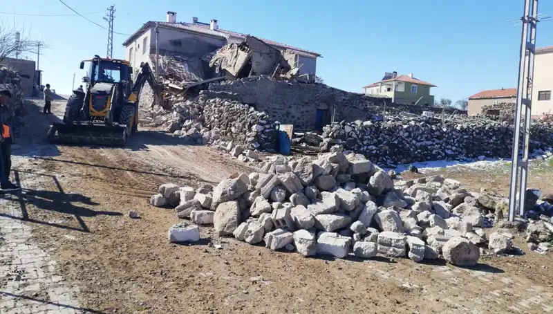 Kayseri'de Ahır Çökmesi: 35 Küçükbaş Hayvan ve İki Eşek Telef Oldu