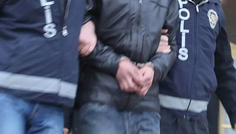 Konya’daki Dolandırıcılık Operasyonu: Güçlü Şebeke Çökertildi, 13 Tutuklama!