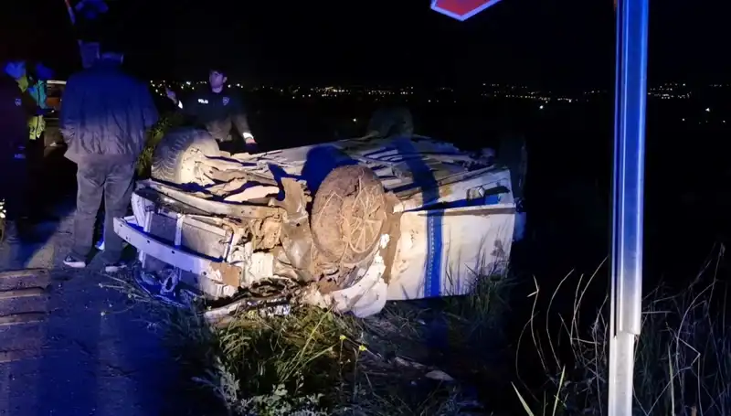 Otomobil Devrildi: Şarampole Yuvarlanan Araçta 1 Kayıp, 3 Yaralı