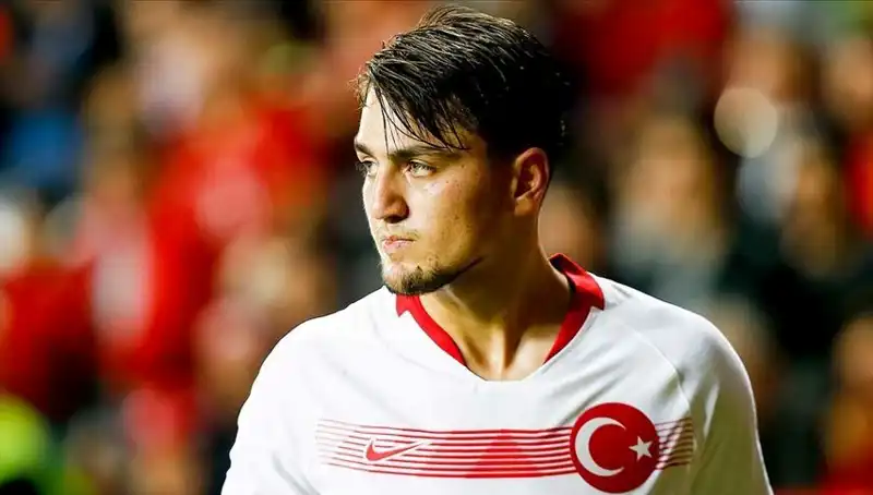Beşiktaş'ın O Transfer İçin İlk Adımları: Milli Futbolcudan Yanıt Geldi!