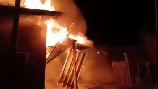 Karabük'te Yaşanan Büyük Yangın: İki Ev Küle Döndü!
