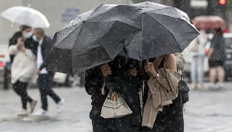 İstanbul’da Kış Soğuğu Geri Dönüyor: Sağanak Yağışa Hazırlıklı Olun!