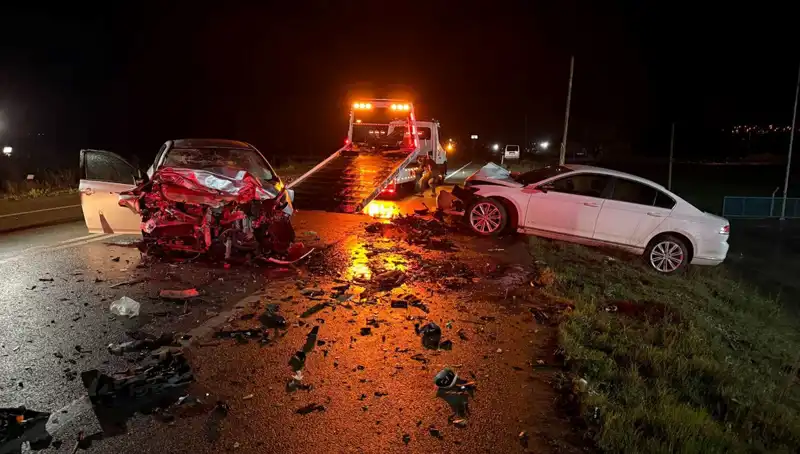 Çanakkale'de Korkunç Trafik Kazası: Üç Can Gitti, Bir Yaralı