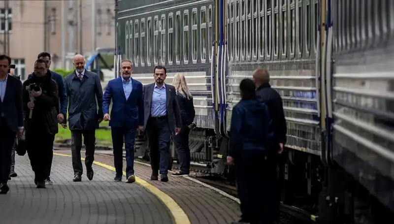 Dışişleri Bakanı Fidan, Ukrayna Ziyaretinde Diplomatik Adımlar Attı
