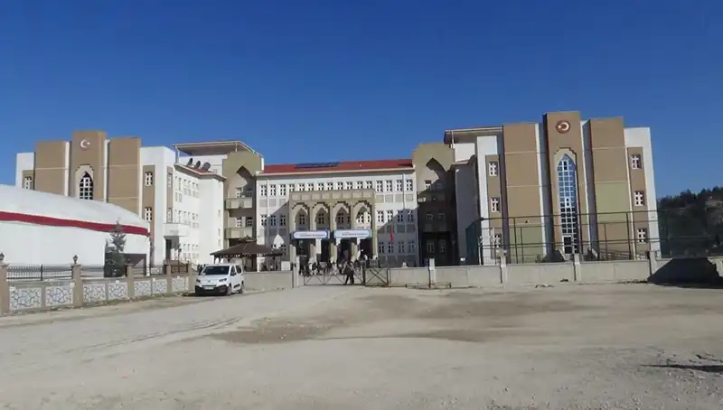 Ortaokulda Öğrenciye Şiddet İddiası: Eğitimde Yerine Getirilmesi Gereken Değerler Nelerdir?