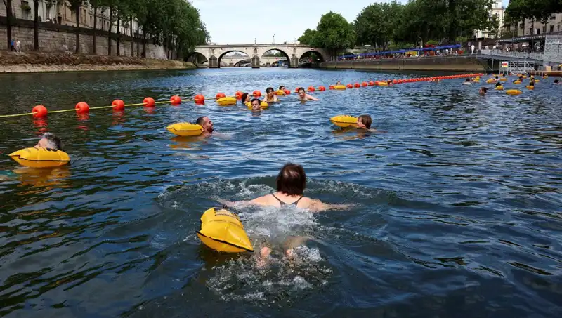 Paris’te Tarihi An: Seine Nehri Artık Halka Açık!