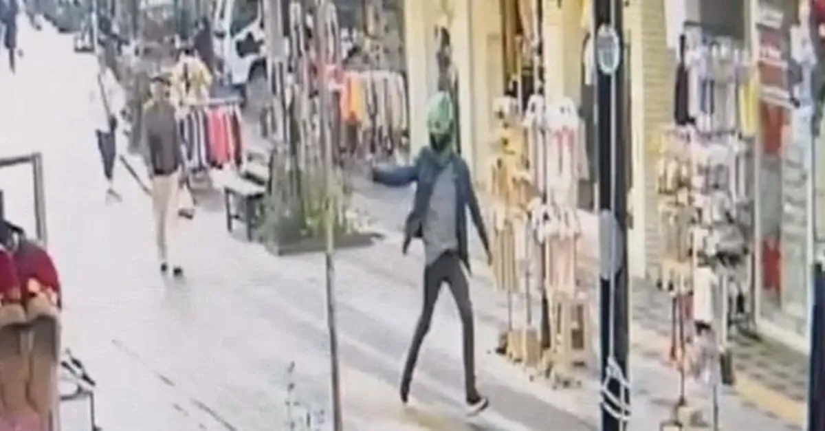 İzmir’de İnfaz Gibi Saldırı! Motosiklet Kaskıyla Geldi, Vurdu, Kaçtı