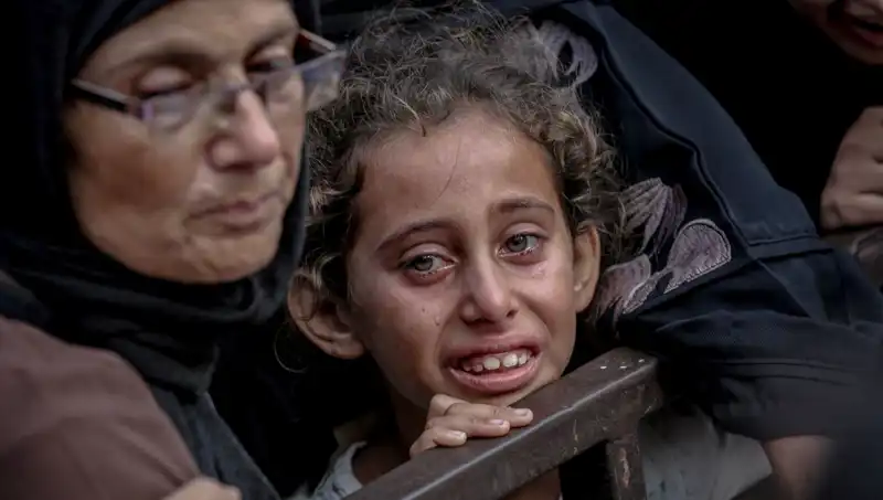 Gazze'de Açlık Krizi: İsrail Askerinin Utandıran Eylemi