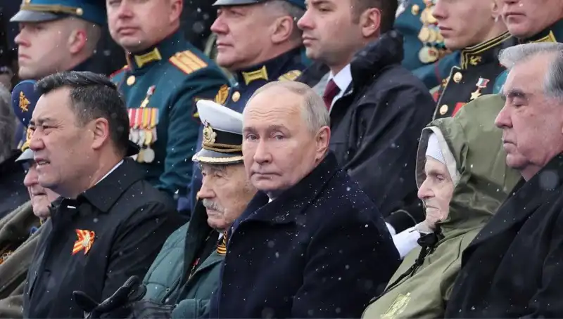 Rus Ordusu Genişliyor: Putin'den Tarihi Askeri Açıklama ve Sonuçları