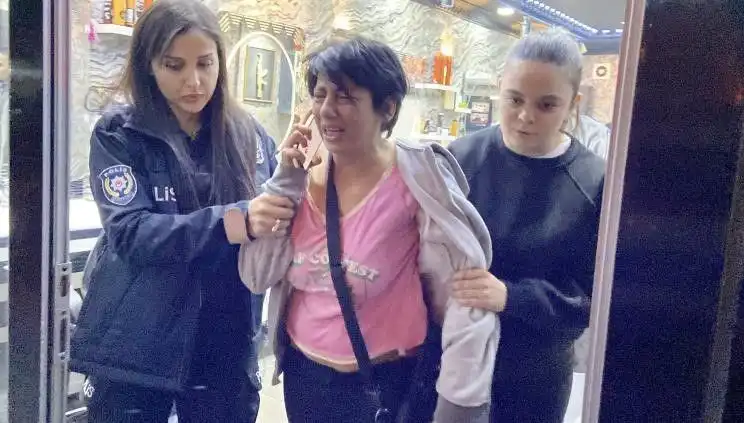 Kadın, Polise "Köpek" Deyip İtince Olaylar Gelişti!