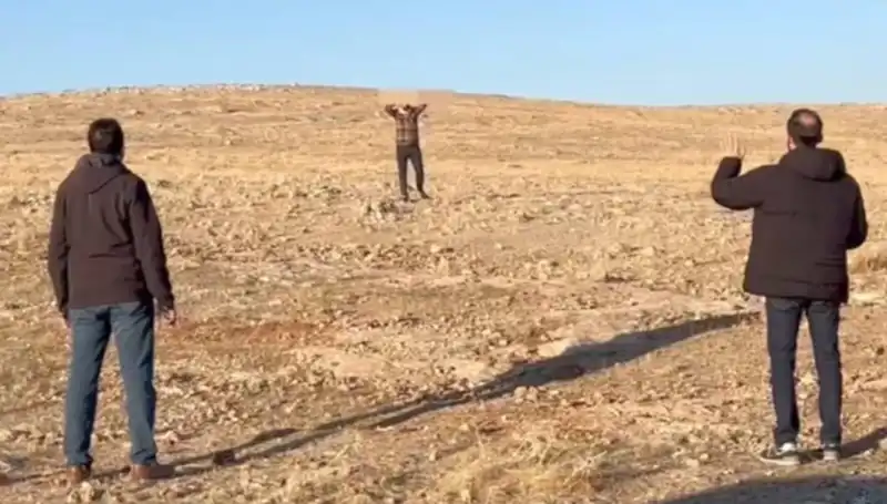 Jandarma ve MİT İş Birliğiyle Terör Sabotajcısı Teslim Alındı