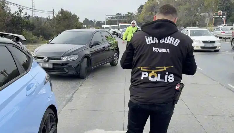 Emniyet Şeridini İhlal Eden Araç, Şok Edici Bir Kaza ile Karşılaştı