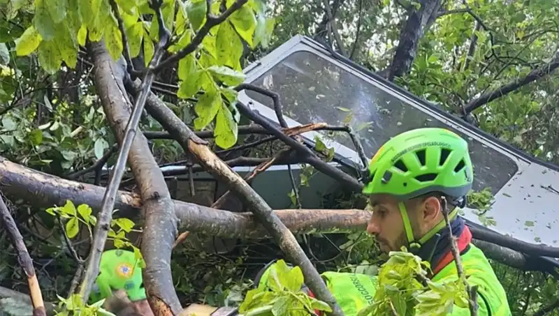 İtalya’da Teleferik Faciası: Çekme Halatı Koptu, Dört Can Gitti
