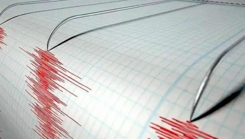 Ege'de meydana gelen 3.5 büyüklüğündeki deprem, sakinleri korkuttu