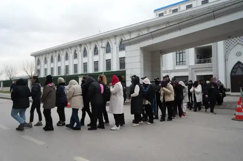 Yapay Zeka İle Kadın Görselleri Oluşturan Dolandırıcılar 483 Milyon Lira Kandırdı!