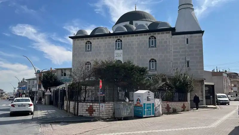 Cami Tuvaletinde Bulunan Ceset: Gizemli Ölümün Perdesi Aralanıyor