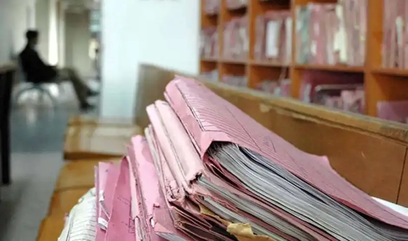 İcra Kabusu: Borcu Olmayan Vatandaşlar Nasıl Takibe Düşüyor?