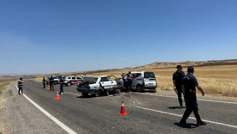 Adıyaman'da Feci Kaza: Dört Can Hayatını Kaybetti, Sözleşmeler Askıya Alındı