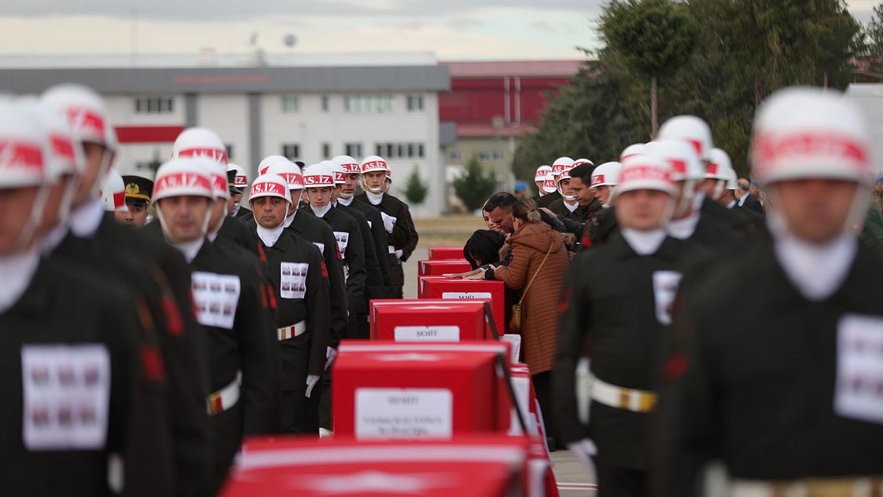 Isparta'da Askerlerimiz İçin Tören Düzenlendi