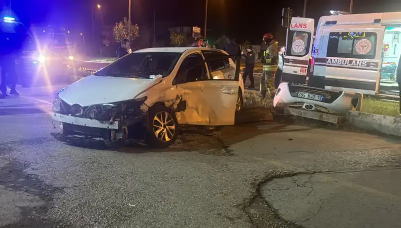 Pikap ve Otomobil Çarpıştı: Kazanın Ardından Yaşananlar