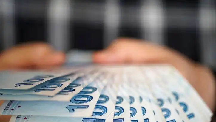 Emekli Promosyon Kampanyalarında 2025 Fırsatları: Hangi Bankalar Ne Sunuyor?